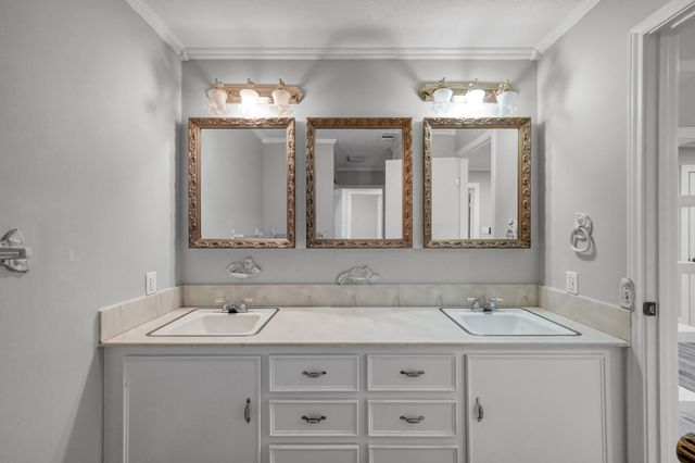 117 Broken Bough Lane, Conroe, TX 77304