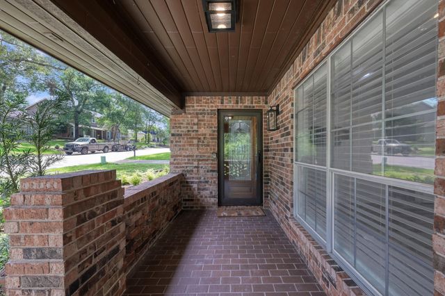 117 Broken Bough Lane, Conroe, TX 77304