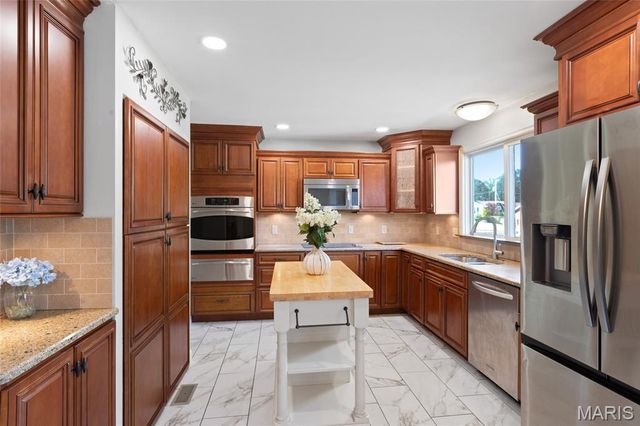 5812 Birch Hollow Drive, St Louis, MO 63129