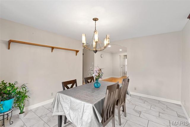 5812 Birch Hollow Drive, St Louis, MO 63129