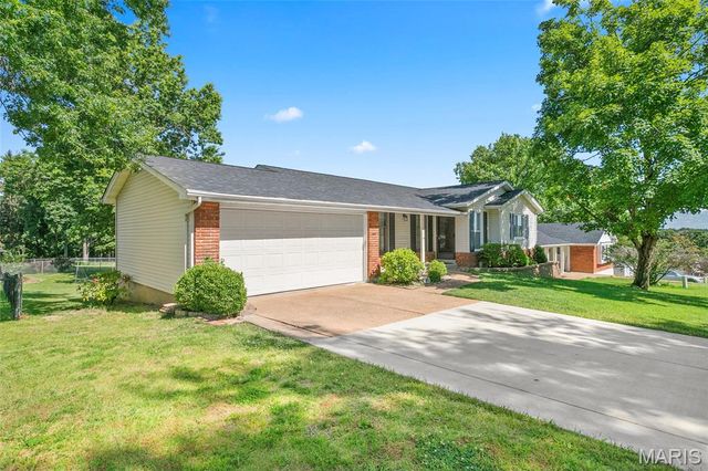 5812 Birch Hollow Drive, St Louis, MO 63129