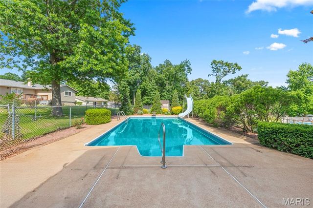 5812 Birch Hollow Drive, St Louis, MO 63129