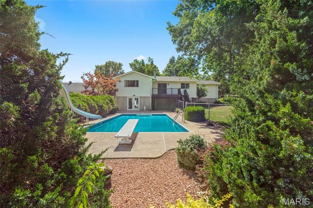 5812 Birch Hollow Drive, St Louis, MO 63129