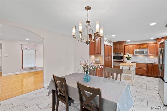 5812 Birch Hollow Drive, St Louis, MO 63129