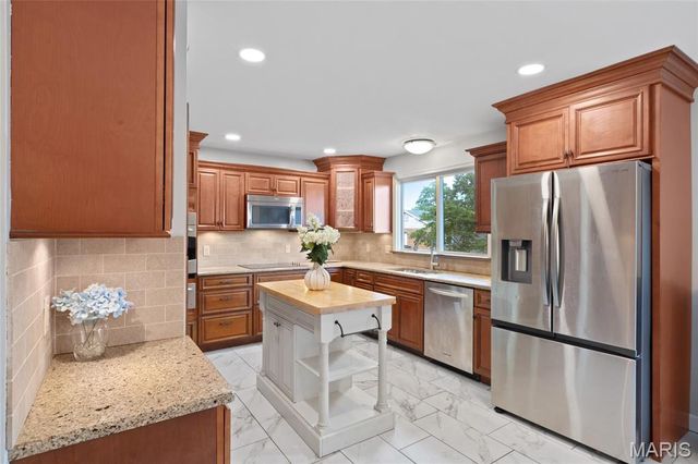5812 Birch Hollow Drive, St Louis, MO 63129