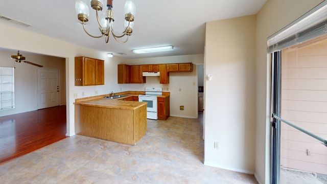 853 W Wintergreen Road, Lancaster, TX 75134