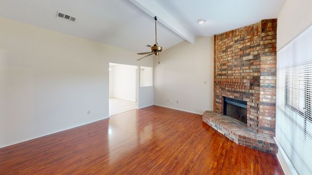853 W Wintergreen Road, Lancaster, TX 75134
