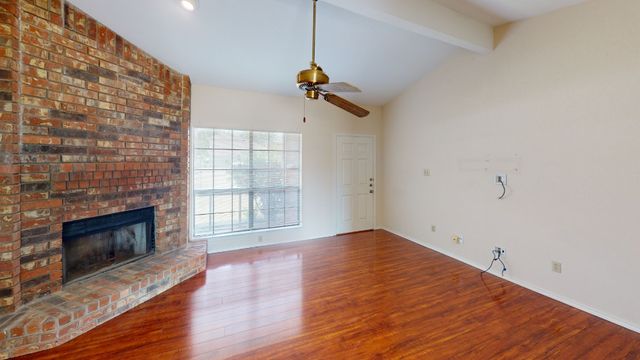 853 W Wintergreen Road, Lancaster, TX 75134