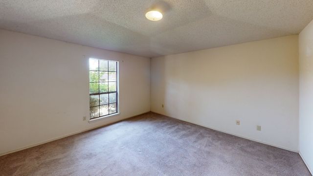 853 W Wintergreen Road, Lancaster, TX 75134