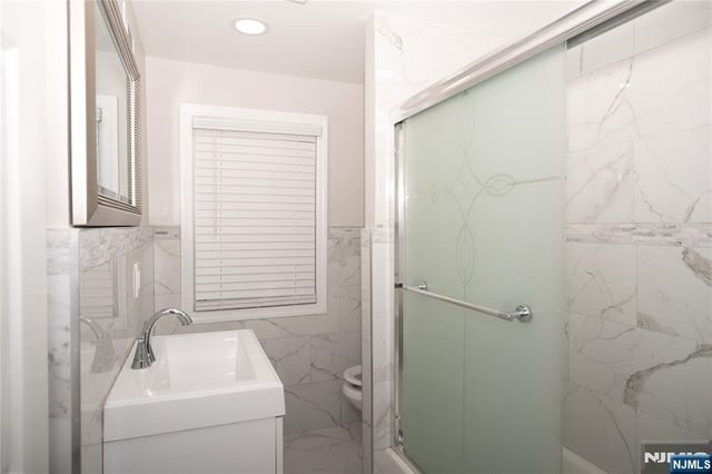 35 3rd Avenue, Little Falls, NJ 07424