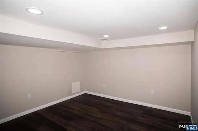 35 3rd Avenue, Little Falls, NJ 07424