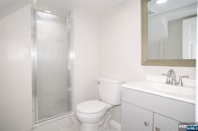 35 3rd Avenue, Little Falls, NJ 07424