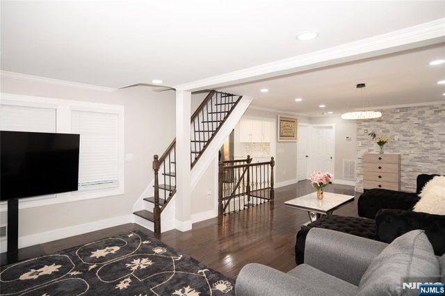 35 3rd Avenue, Little Falls, NJ 07424