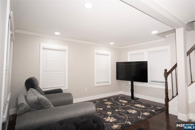 35 3rd Avenue, Little Falls, NJ 07424