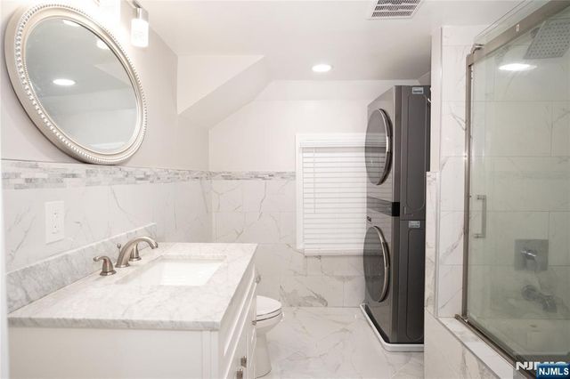 35 3rd Avenue, Little Falls, NJ 07424