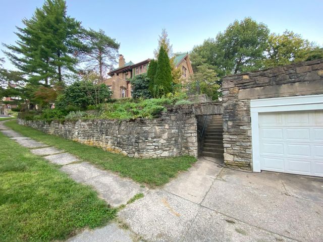 4411 Schulte Drive, Cincinnati, OH 45205
