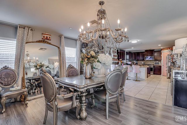 10000 Fitchburg Drive, Bakersfield, CA 93313