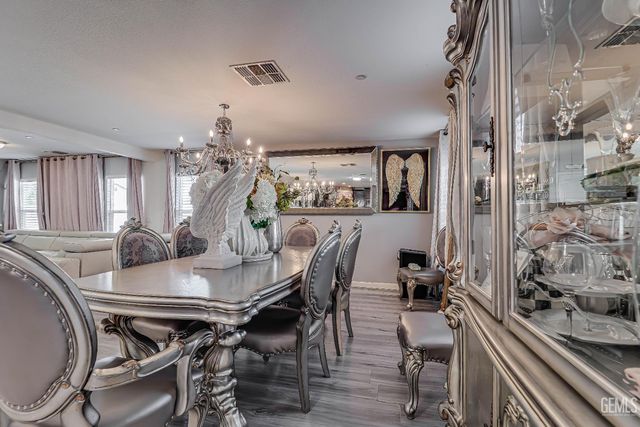 10000 Fitchburg Drive, Bakersfield, CA 93313