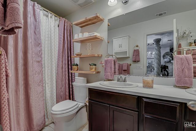 10000 Fitchburg Drive, Bakersfield, CA 93313