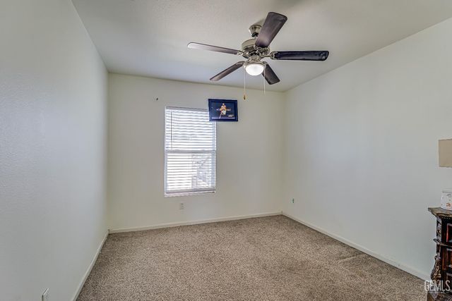 10000 Fitchburg Drive, Bakersfield, CA 93313