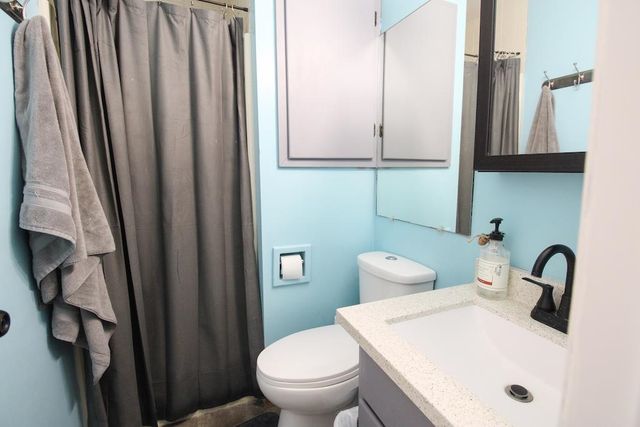 1060 Courtney Dr, Salina, KS 67401