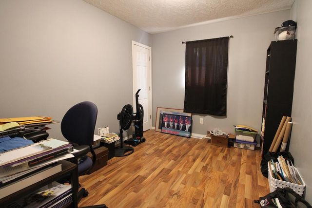 1060 Courtney Dr, Salina, KS 67401