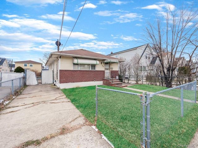 22 Mason Street, Hempstead, NY 11550