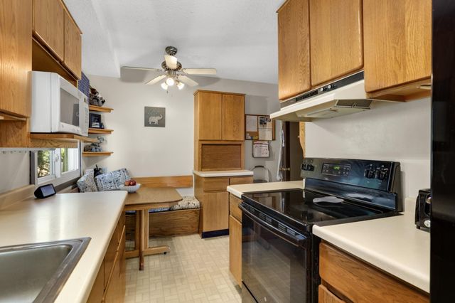 2201 Stroden Circle, Golden Valley, MN 55427