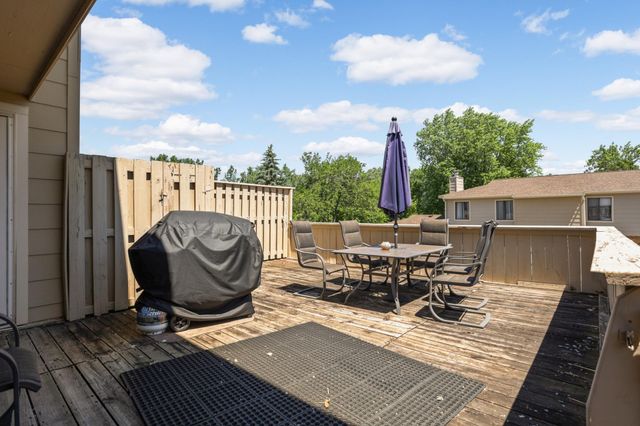 2201 Stroden Circle, Golden Valley, MN 55427