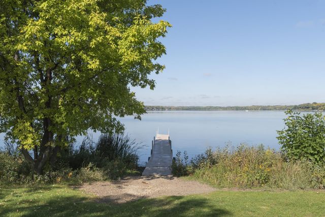 2201 Stroden Circle, Golden Valley, MN 55427