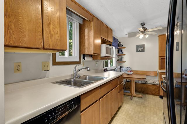 2201 Stroden Circle, Golden Valley, MN 55427