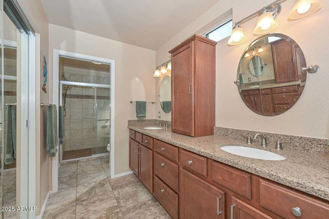 9060 W TARO Lane, Peoria, AZ 85382