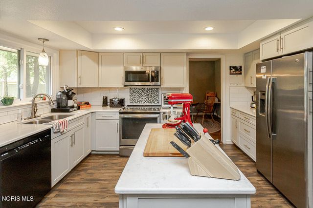 2352 Winterset Drive, Toledo, OH 43614