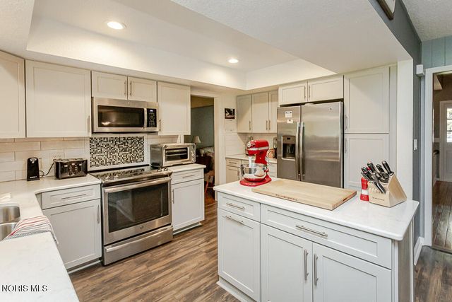2352 Winterset Drive, Toledo, OH 43614