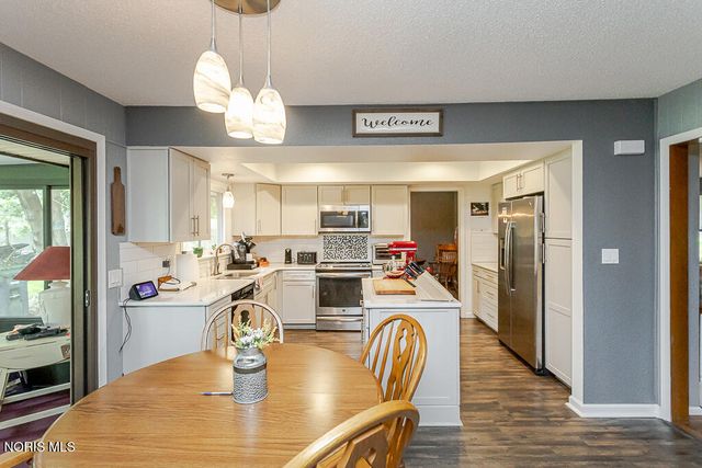 2352 Winterset Drive, Toledo, OH 43614