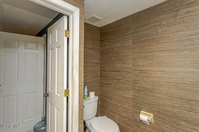 2352 Winterset Drive, Toledo, OH 43614