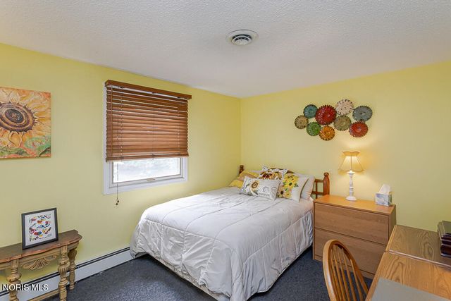 2352 Winterset Drive, Toledo, OH 43614