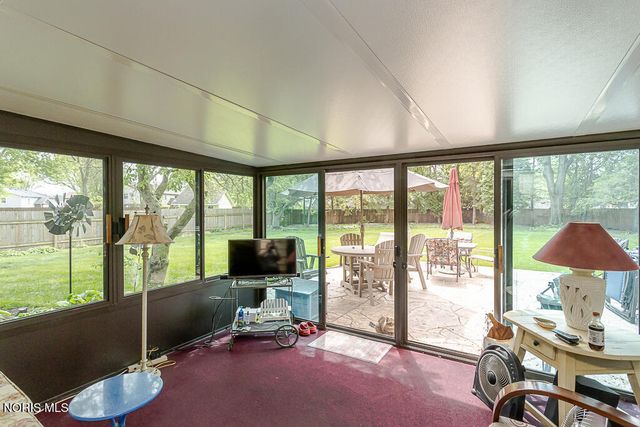 2352 Winterset Drive, Toledo, OH 43614