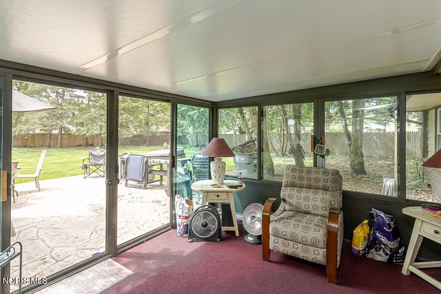 2352 Winterset Drive, Toledo, OH 43614