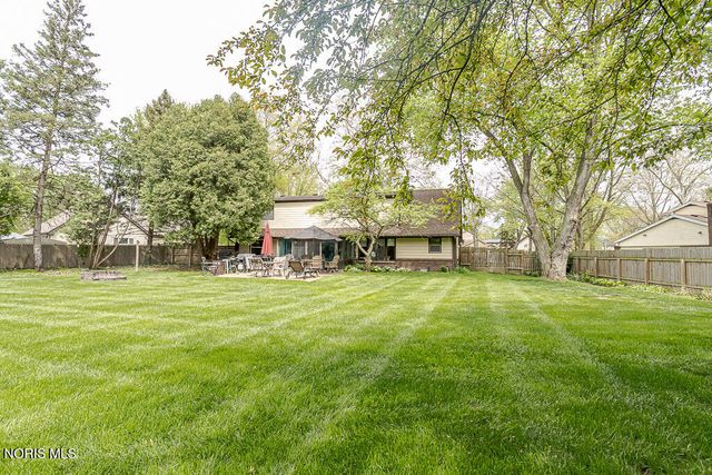 2352 Winterset Drive, Toledo, OH 43614