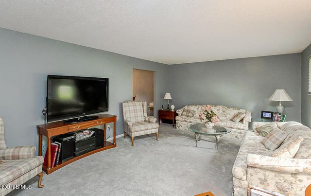 2352 Winterset Drive, Toledo, OH 43614