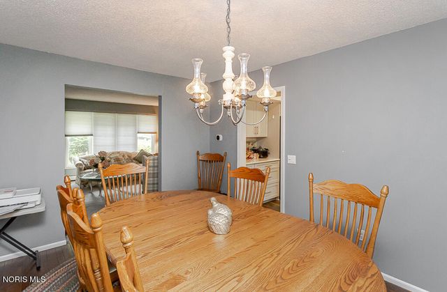 2352 Winterset Drive, Toledo, OH 43614