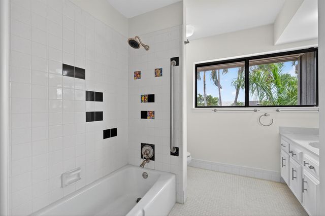 17145 Bay Street, Jupiter, FL 33477