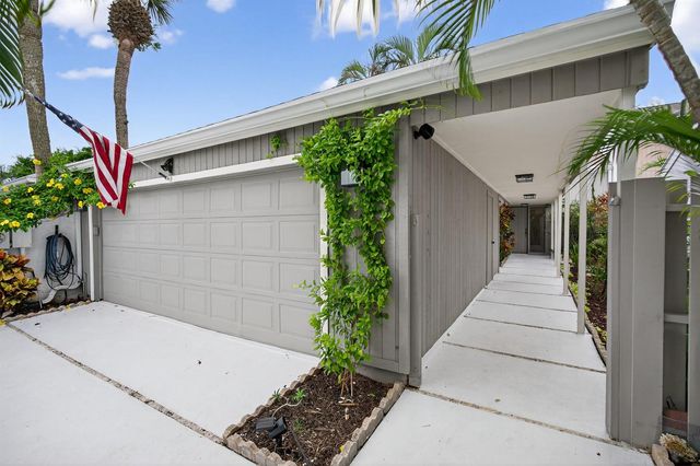 17145 Bay Street, Jupiter, FL 33477