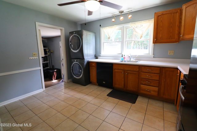 66 Cordell Road, Colonie, NY 12304