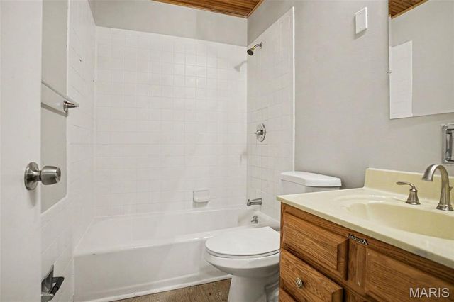 7430 Sir Lords Lane, Hazelwood, MO 63042