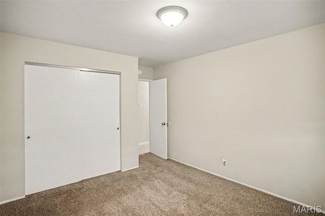 7430 Sir Lords Lane, Hazelwood, MO 63042