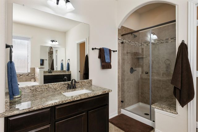 605 Palmilla ST, Leander, TX 78641