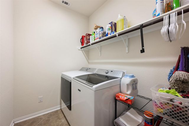 605 Palmilla ST, Leander, TX 78641