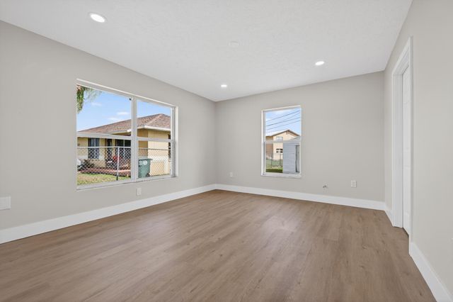 603 SW 10th Street, Belle Glade, FL 33430